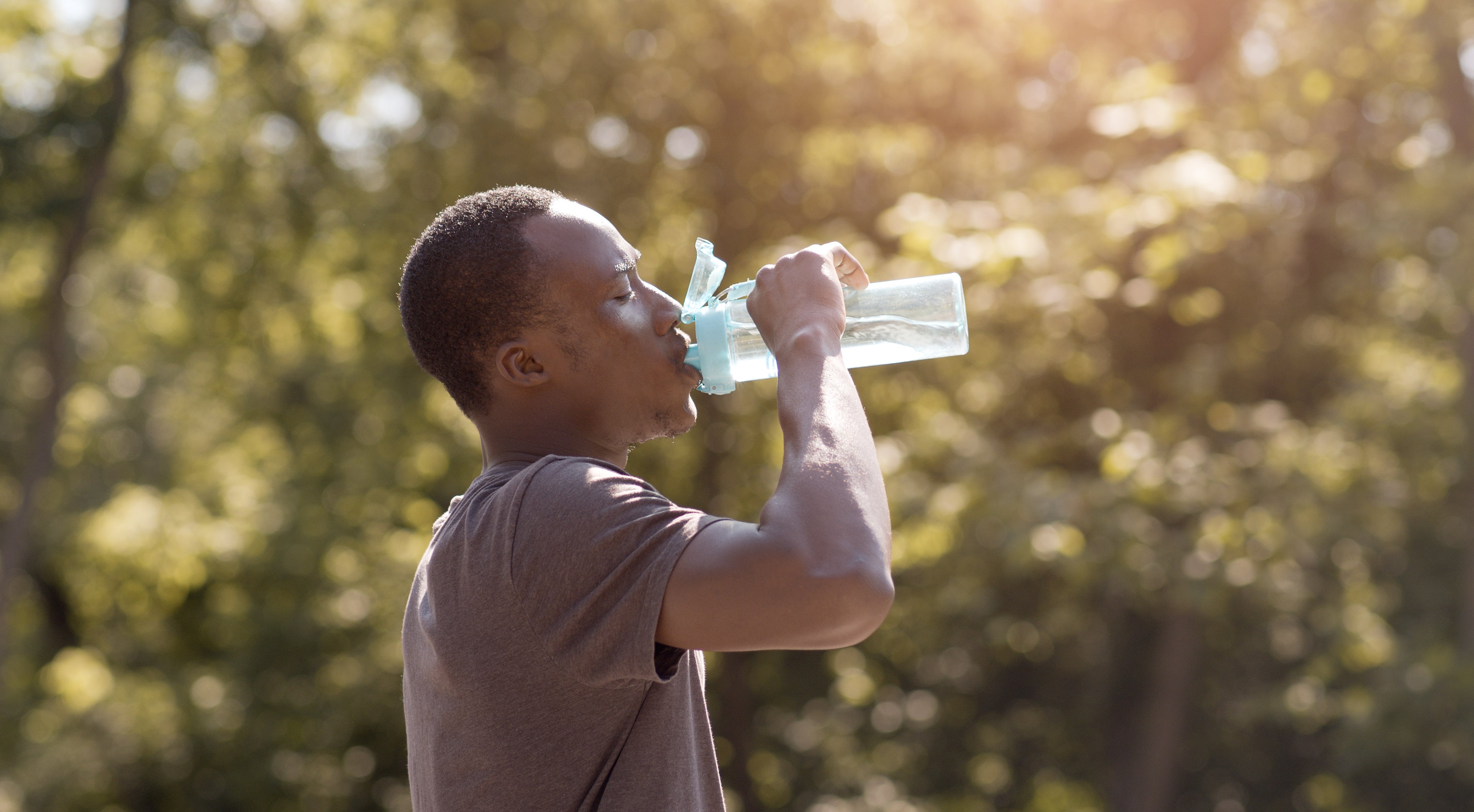 Essential Gear for Outdoor Work in Extreme Heat: Stay Safe and Comfortable