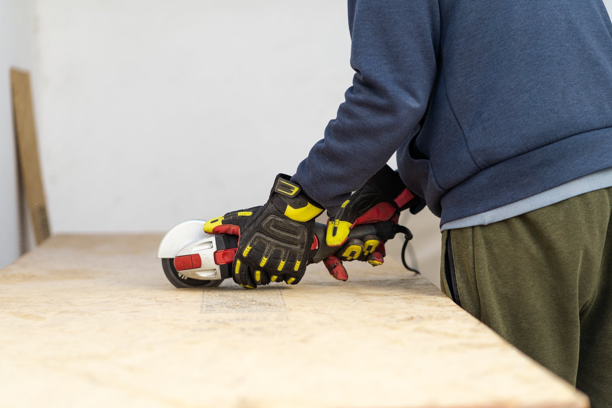 Anti-Impact Work Gloves: Essential Protection for High-Risk Environments