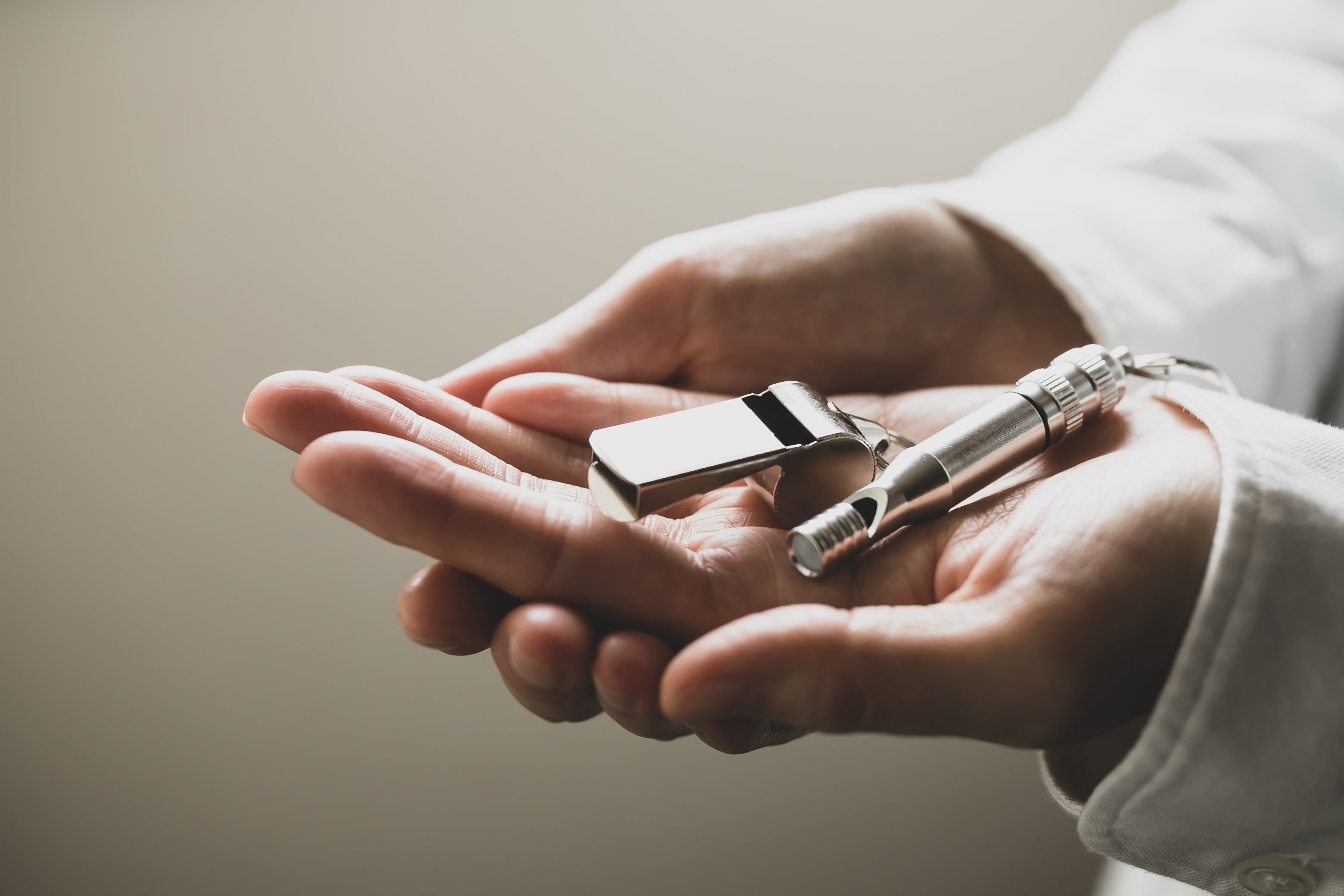 Metal Pealess Waterproof Whistle: The Ultimate Guide to High-Performance Safety Signaling