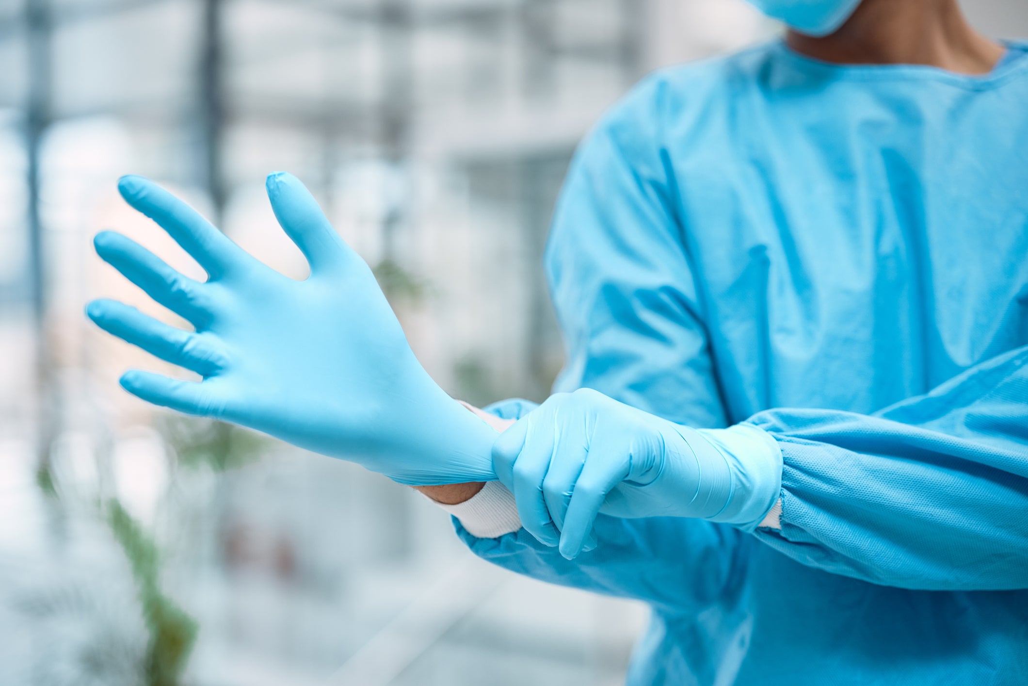 Understanding Disposable Glove Thickness: Mil Ratings and When They Matter