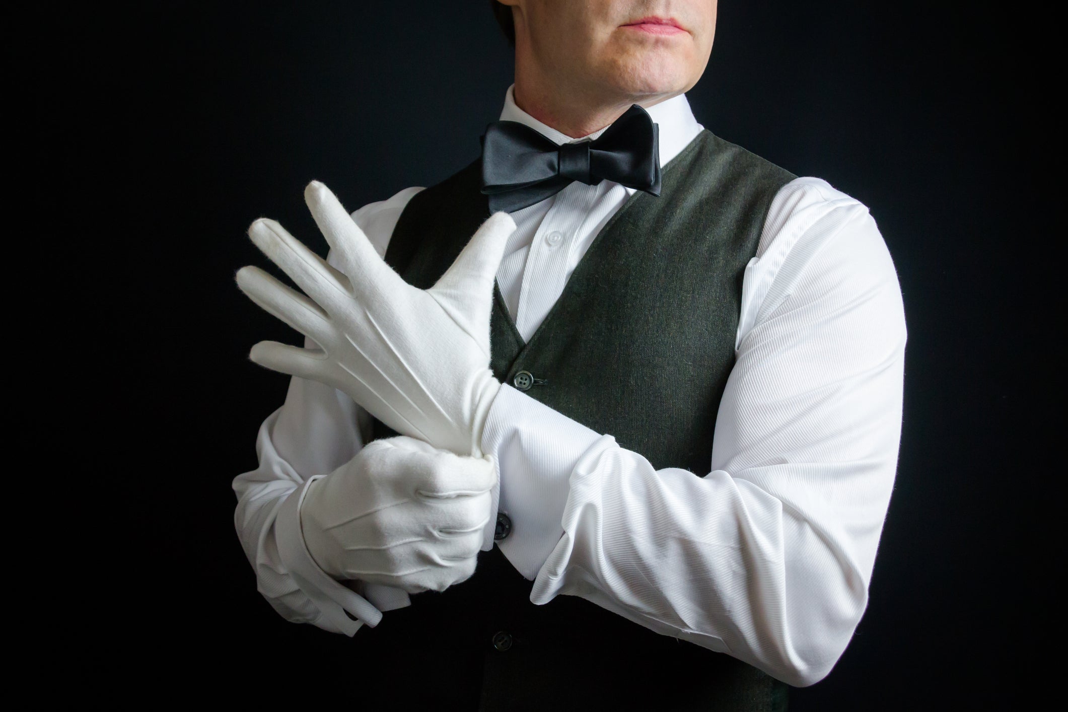 Formal White Dress Glove: Elegance, Functionality, and Uniform Precision