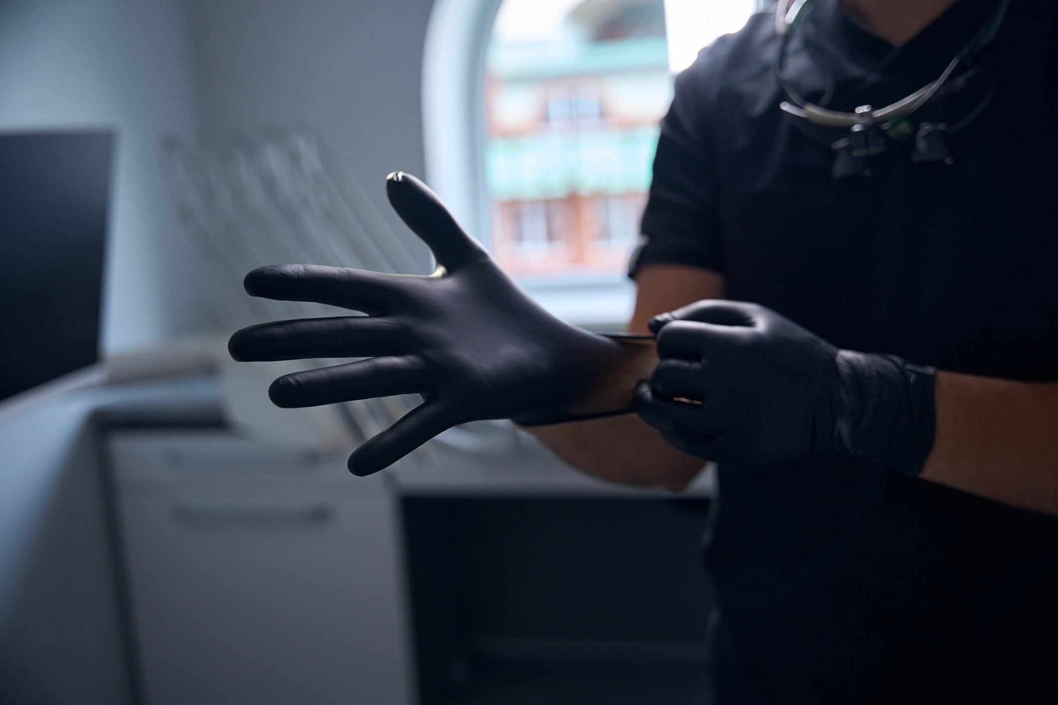 Are Black Nitrile Gloves Better? Performance, Uses & Myths Explained (2026 Guide)
