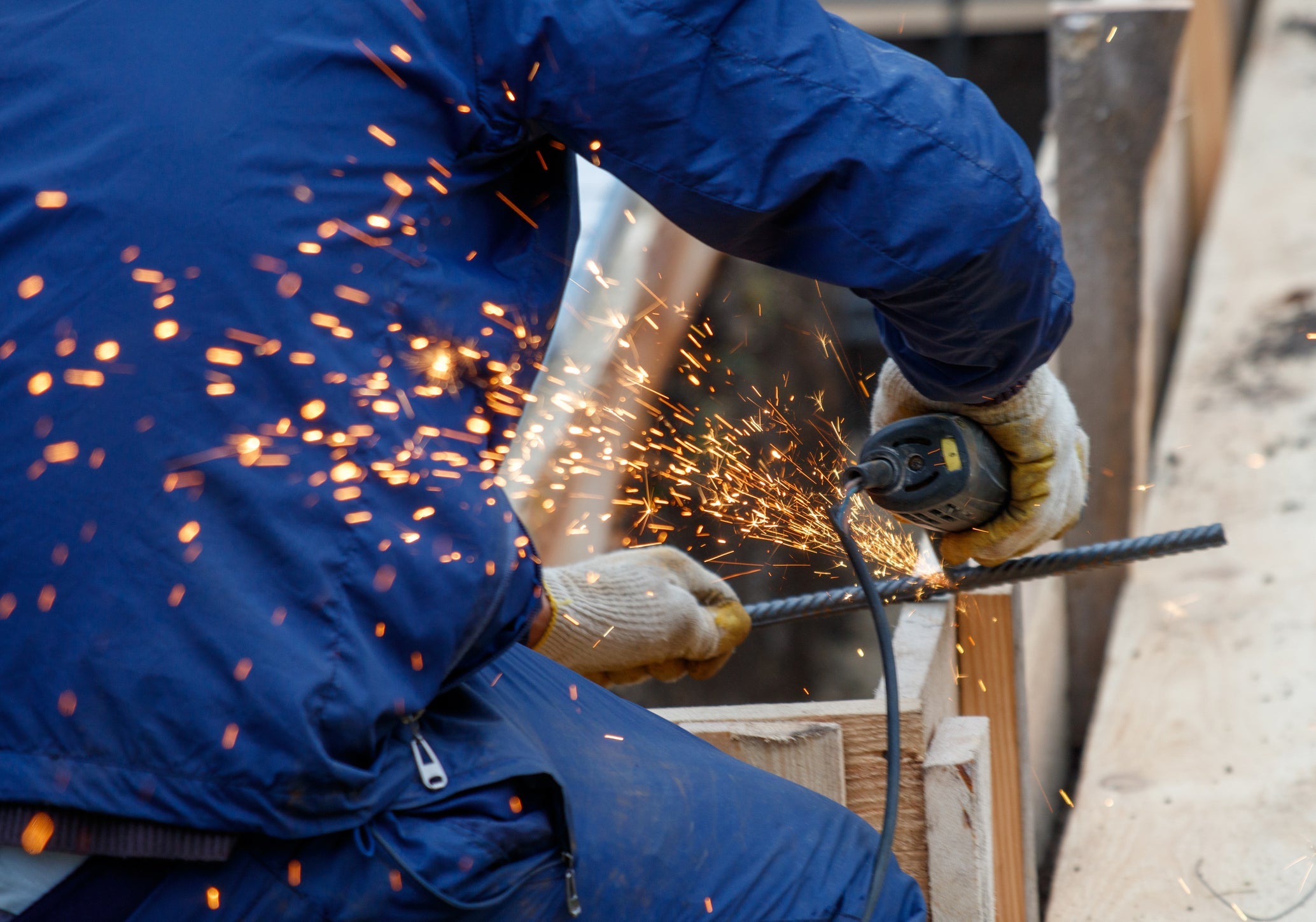The Essential Role of Welding Jackets in Ensuring Welder Safety