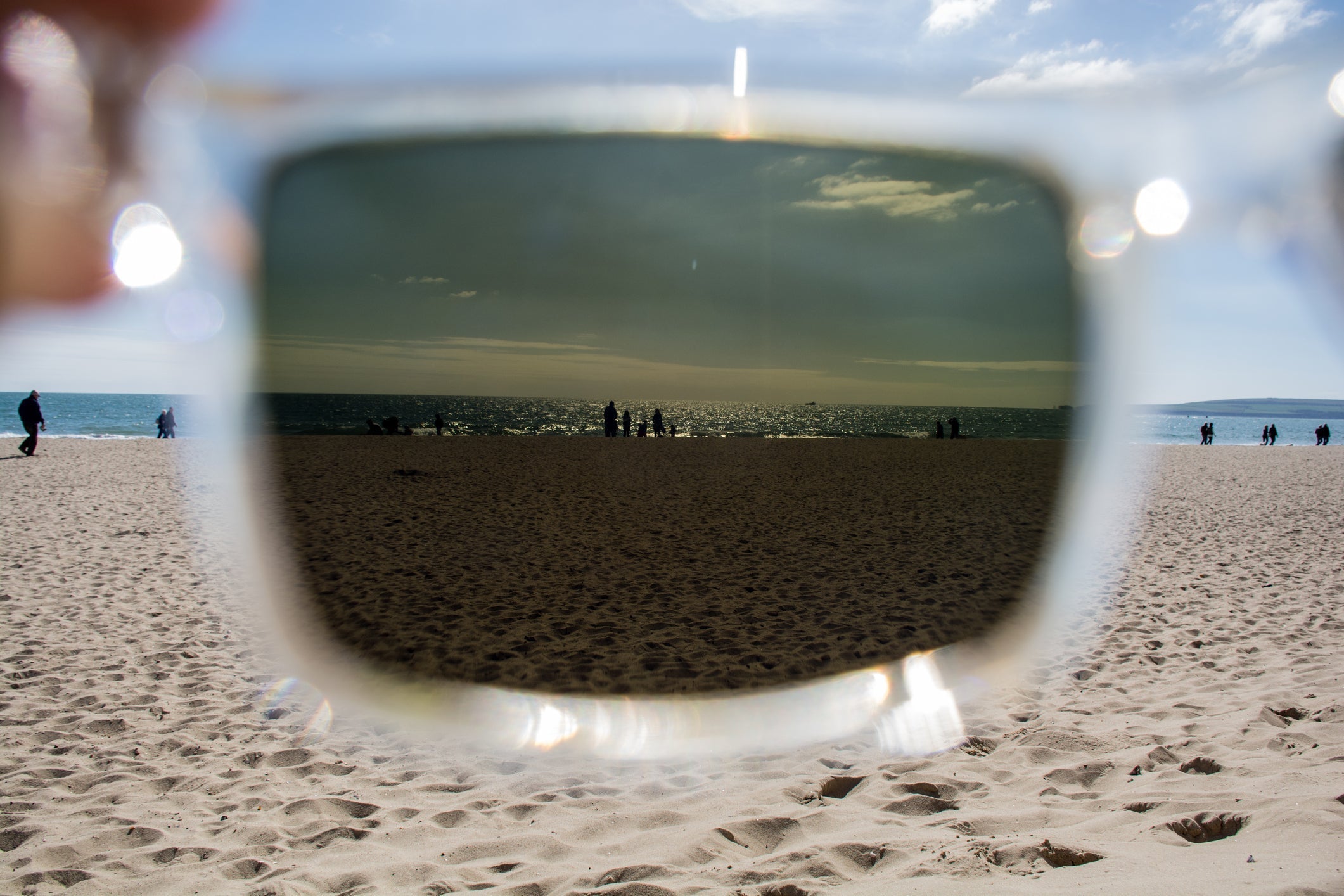 Polarized vs. Regular Glasses: What’s the Real Difference?
