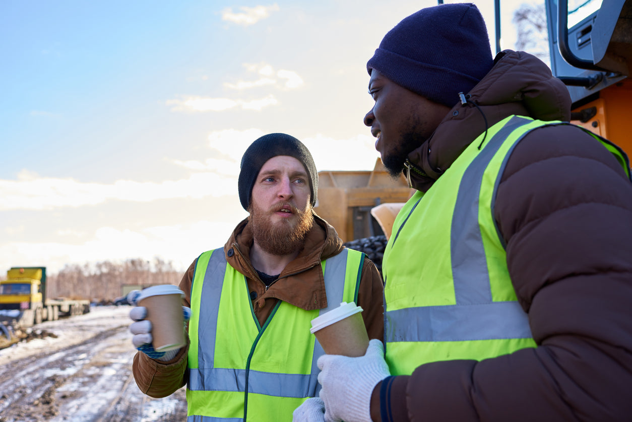 The Benefit of Insulated Clothing for Outdoor Construction Working During Cold Winter