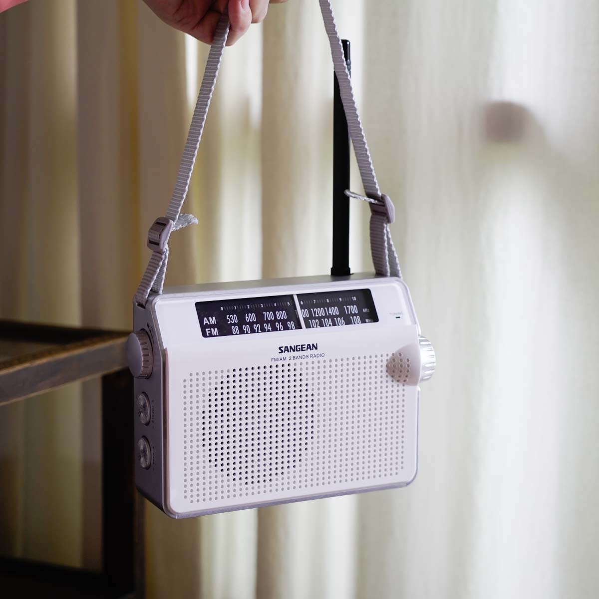 Sangean-FM / AM Compact Analogue Tuning Portable Receiver