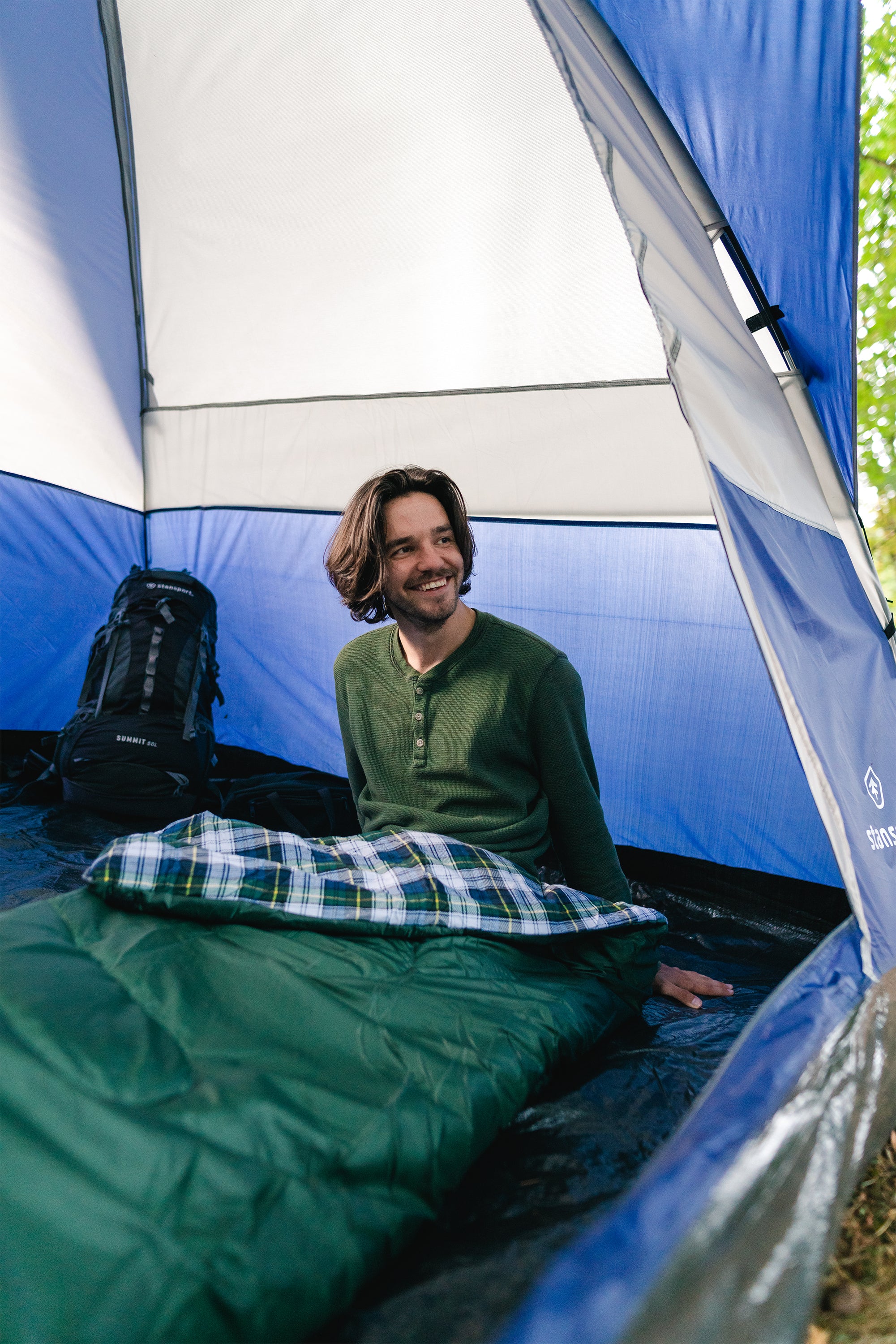 Weekender 4 Lb- Rectangular Sleeping Bag - 33 In X 75 In-eSafety Supplies, Inc