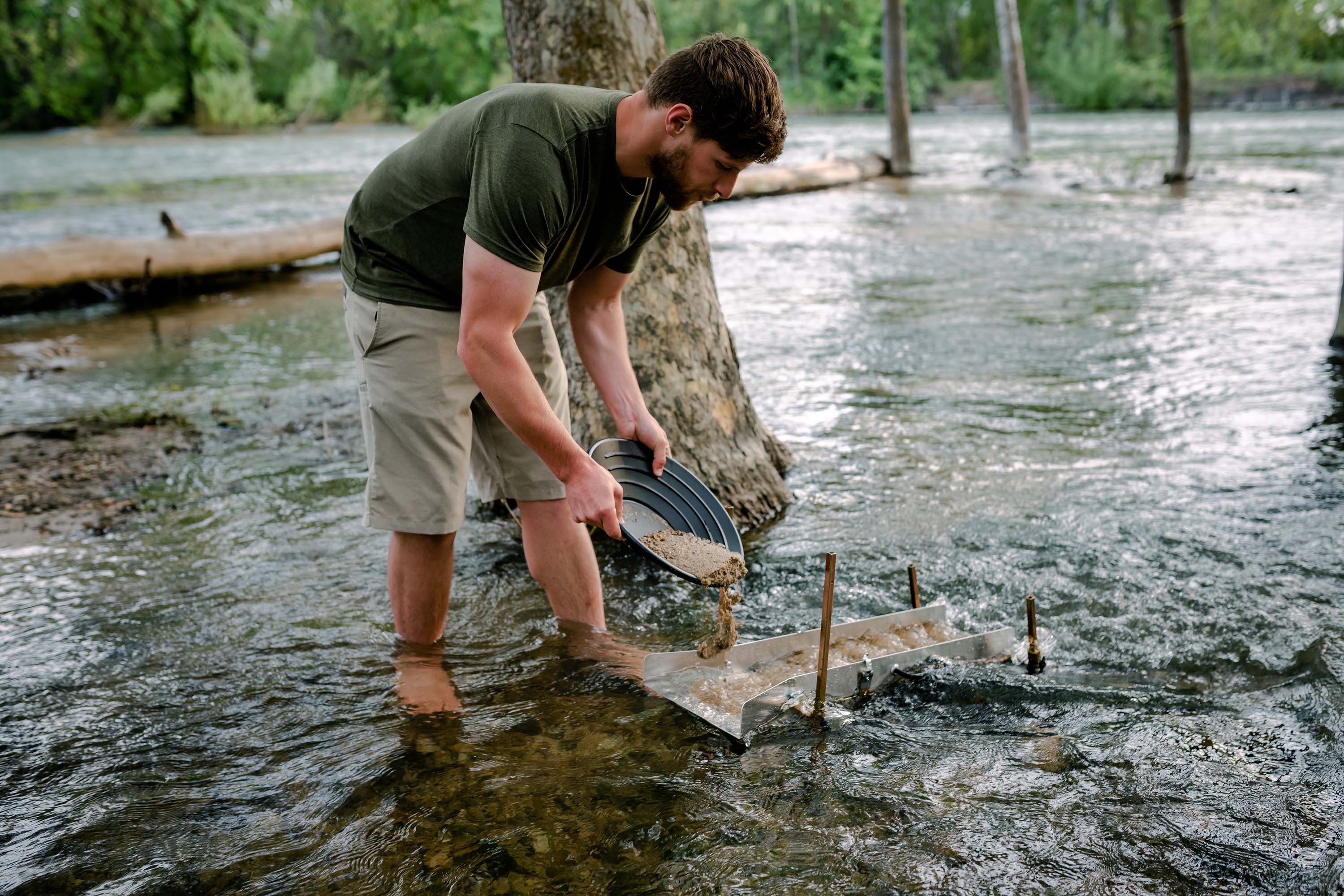 Yukon Deluxe Gold Panning Kit With Pick-eSafety Supplies, Inc