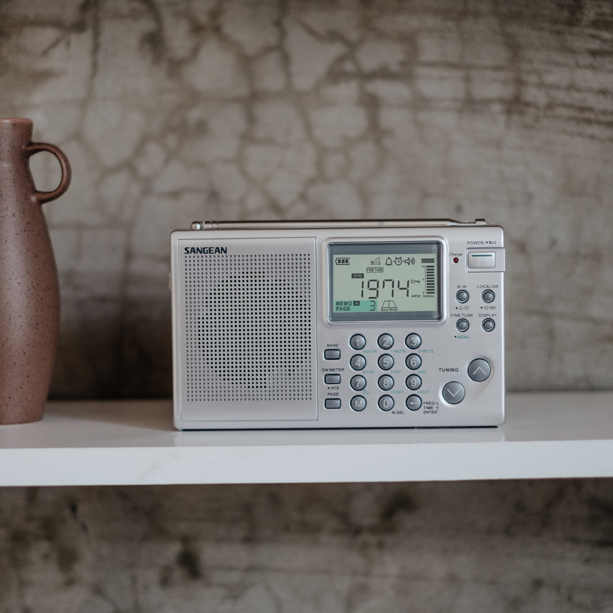 Sangean-FM-Stereo / AM / SW World Receiver