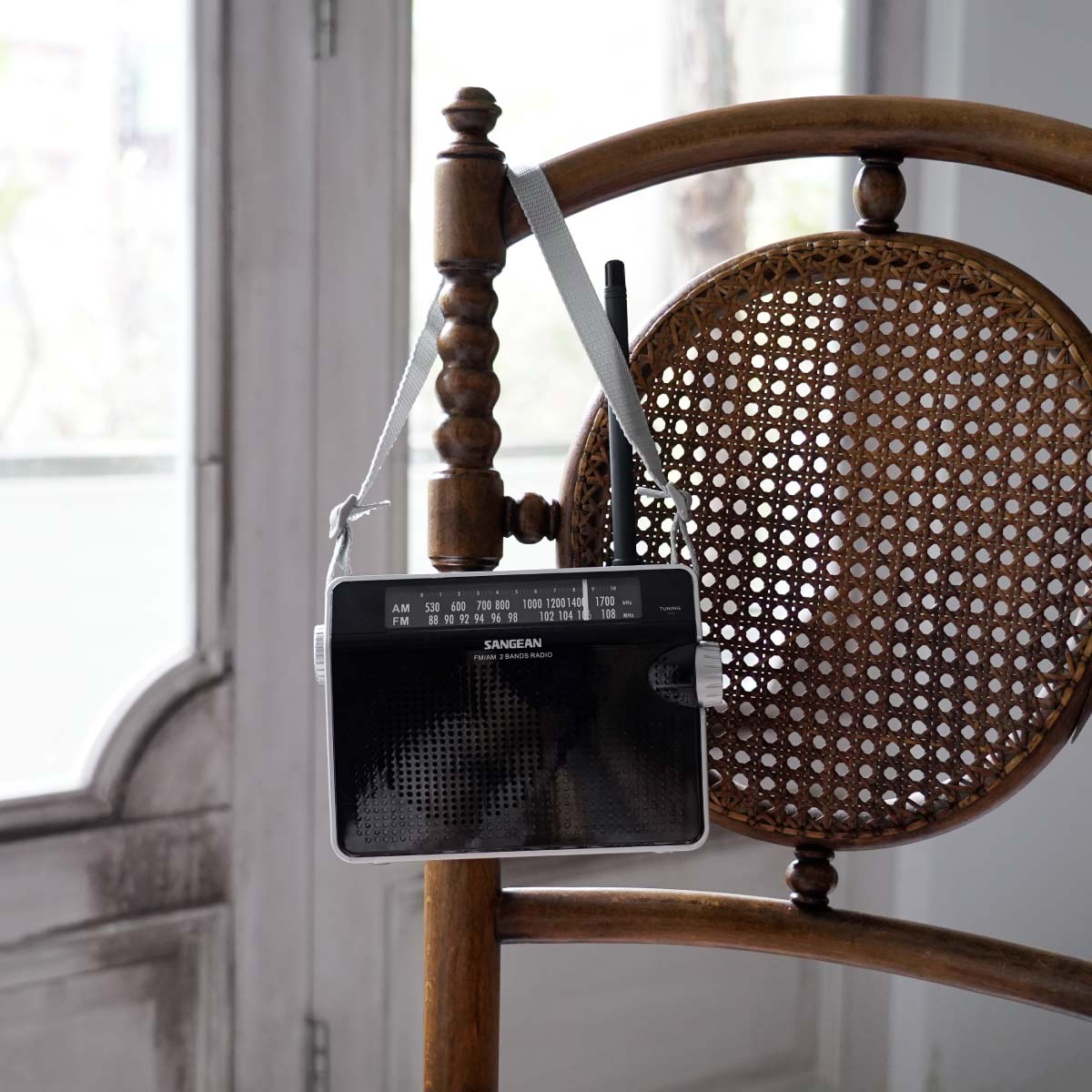 Sangean-FM / AM Compact Analogue Tuning Portable Receiver