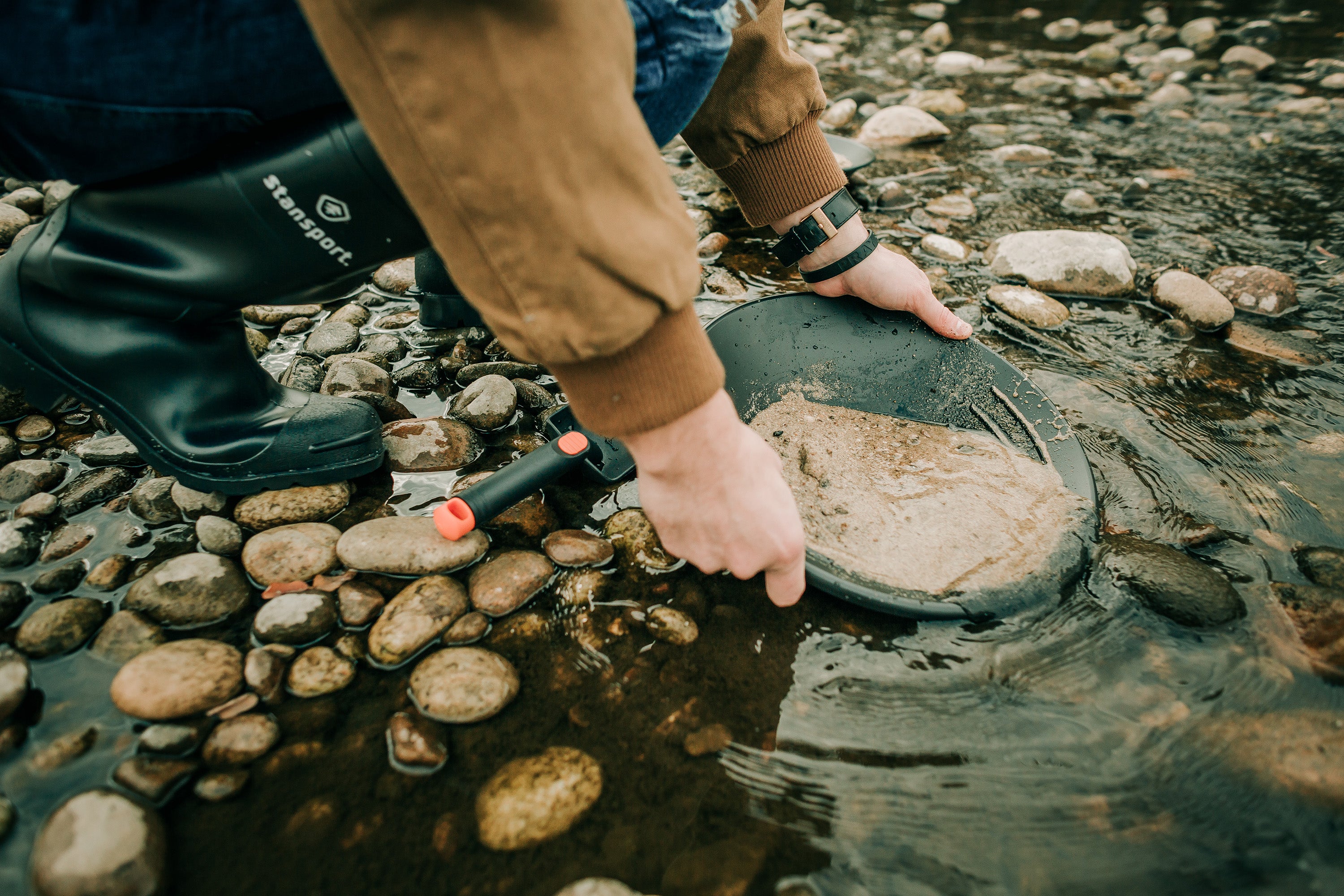 Yukon Deluxe Gold Panning Kit With Pick-eSafety Supplies, Inc