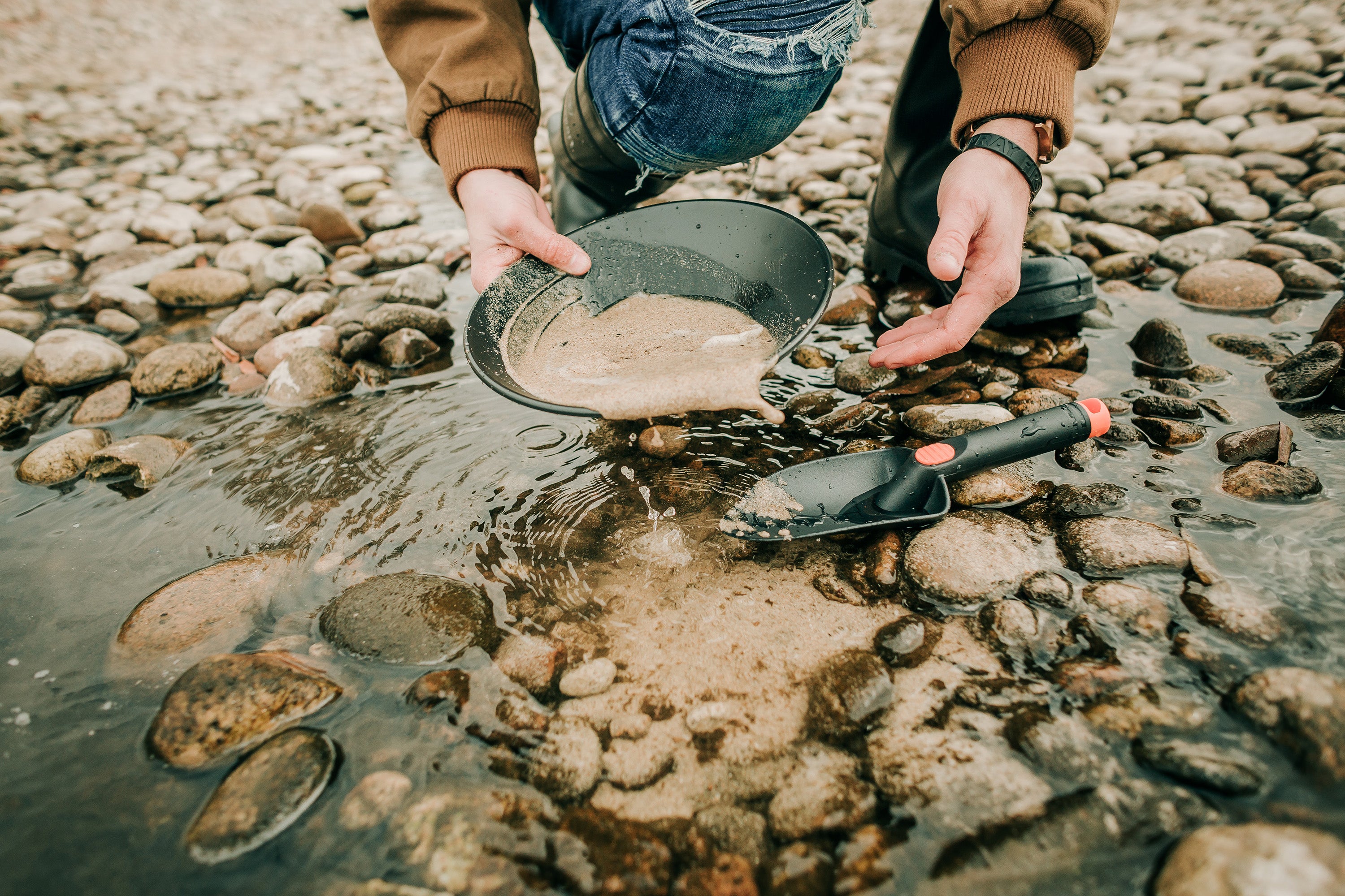 Yukon Deluxe Gold Panning Kit With Pick-eSafety Supplies, Inc